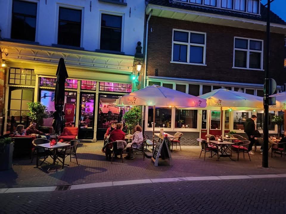 Zutphen singleparty singlescafe Meet5 Meet5 singles vrijgezel KLUP singleparty singlesborrel datingavond datingparty ontmoeten vrienden DatingOost Datingsite datingbureau relatiebureau relatiebemiddelingsbureu bemiddelingsbureau Almelo Zutphen Cafe De Spaan Nieuwstad 